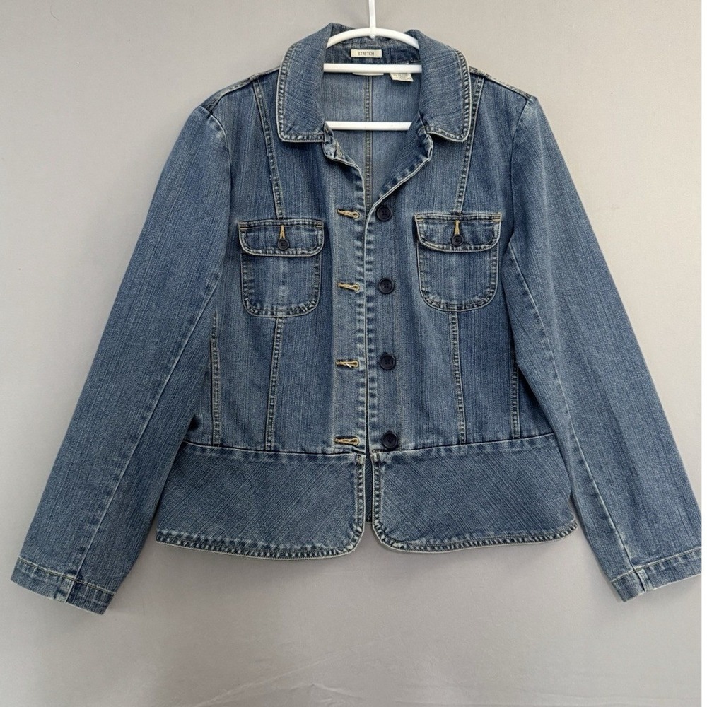 St. John's Bay Blue Denim Jean Jacket Women's Medium M Princess Seams Stretch
